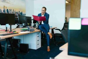 High-paying jobs in Dubai without a degree in 2025
